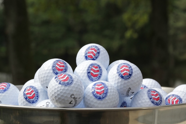 Golfclub & Landclub Köln - Auf dem Golfplatz, Golfbälle
